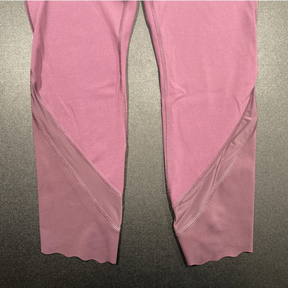 lululemon Mesh Hem Cropped Leggings, Lavender Purple, Size 4–6 (Est.) - Picture 5 of 6